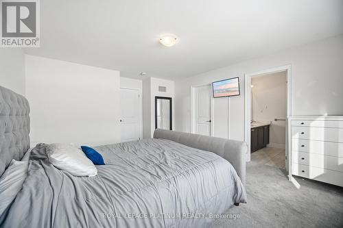202 Sutherland Avenue, Bradford West Gwillimbury, ON - Indoor Photo Showing Bedroom