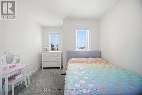 202 Sutherland Avenue, Bradford West Gwillimbury, ON - Indoor Photo Showing Bedroom