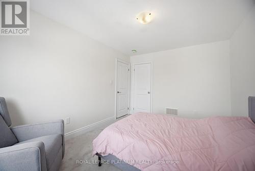 202 Sutherland Avenue, Bradford West Gwillimbury, ON - Indoor Photo Showing Bedroom
