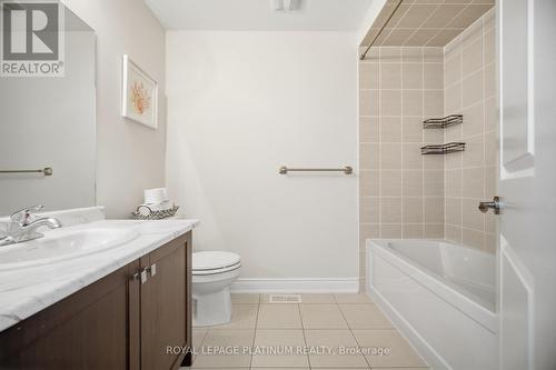 202 Sutherland Avenue, Bradford West Gwillimbury, ON - Indoor Photo Showing Bathroom