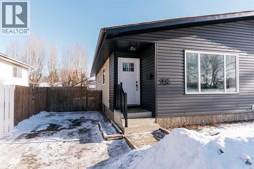 215 Overdown Drive, Red Deer, AB - Outdoor