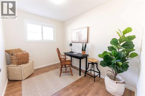 215 Overdown Drive, Red Deer, AB - Indoor Photo Showing Other Room