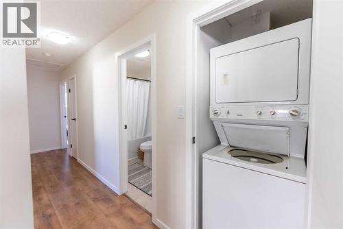215 Overdown Drive, Red Deer, AB - Indoor Photo Showing Laundry Room