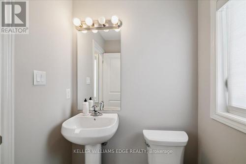 15 - 2220 Queensway Drive, Burlington, ON - Indoor Photo Showing Bathroom