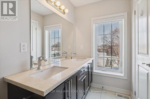 15 - 2220 Queensway Drive, Burlington, ON - Indoor Photo Showing Bathroom