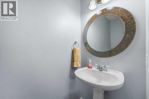 58 Chaparral Close Se, Calgary, AB - Indoor Photo Showing Bathroom