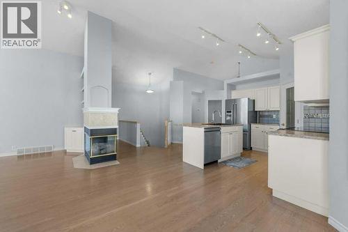 58 Chaparral Close Se, Calgary, AB - Indoor Photo Showing Kitchen