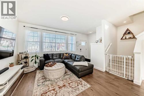 197 Dawson Way, Chestermere, AB - Indoor Photo Showing Living Room