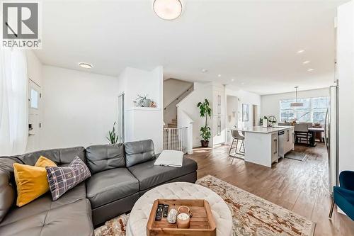 197 Dawson Way, Chestermere, AB - Indoor Photo Showing Living Room