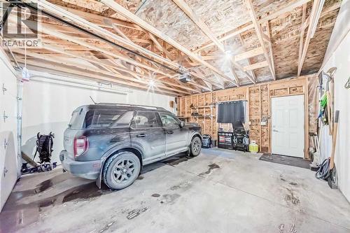 197 Dawson Way, Chestermere, AB - Indoor Photo Showing Garage