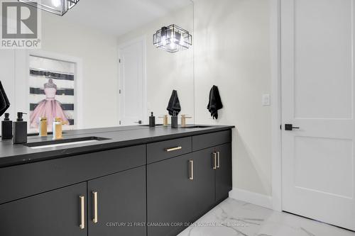 7251 Silver Creek Circle, London South (South V), ON - Indoor Photo Showing Other Room