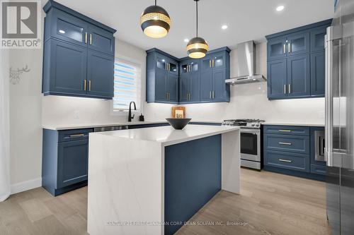 7251 Silver Creek Circle, London South (South V), ON - Indoor Photo Showing Kitchen With Upgraded Kitchen