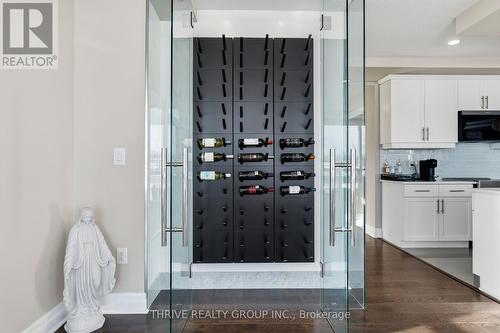 205 - 240 Villagewalk Boulevard, London North (North R), ON - Indoor Photo Showing Kitchen