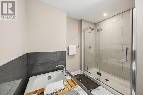 205 - 240 Villagewalk Boulevard, London North (North R), ON - Indoor Photo Showing Bathroom