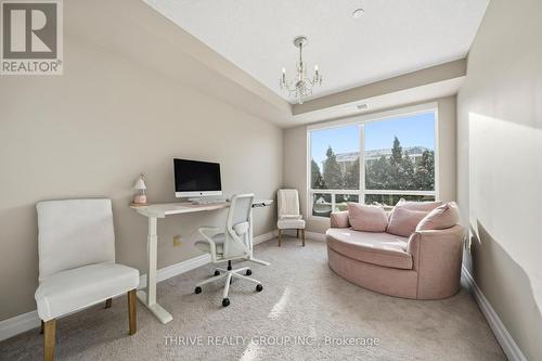 205 - 240 Villagewalk Boulevard, London North (North R), ON - Indoor