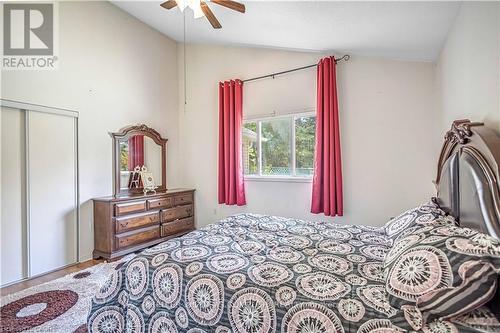 375 Silverbirch Boulevard, Hamilton, ON - Indoor Photo Showing Bedroom