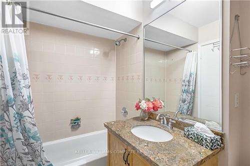 375 Silverbirch Boulevard, Hamilton, ON - Indoor Photo Showing Bathroom