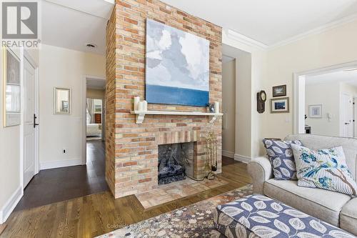 5 Cobourg Street, Goderich (Goderich (Town)), ON - Indoor Photo Showing Living Room With Fireplace