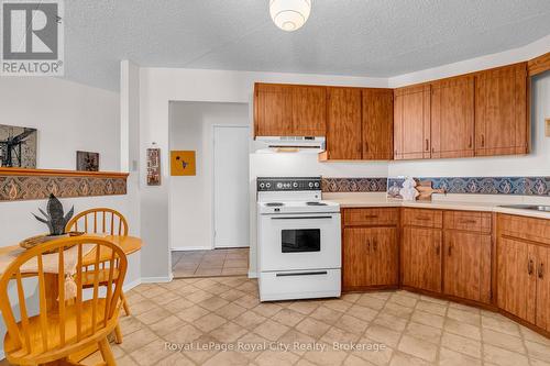 803 - 22 Marilyn Drive, Guelph (Riverside Park), ON - Indoor Photo Showing Kitchen