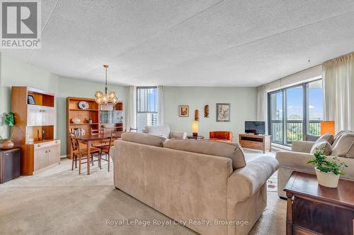 803 - 22 Marilyn Drive, Guelph (Riverside Park), ON - Indoor Photo Showing Living Room