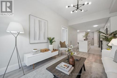 514 - 73 Arthur Street S, Guelph (St. Patrick'S Ward), ON - Indoor Photo Showing Living Room