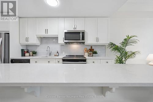 514 - 73 Arthur Street S, Guelph (St. Patrick'S Ward), ON - Indoor Photo Showing Kitchen With Upgraded Kitchen