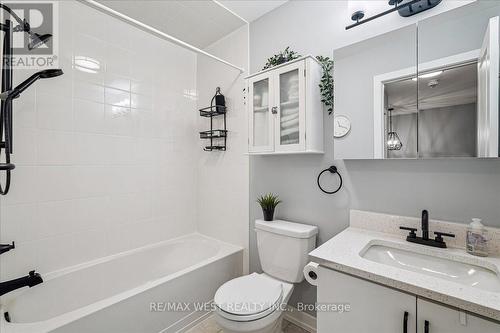148 - 80 Parrotta Drive, Toronto, ON - Indoor Photo Showing Bathroom