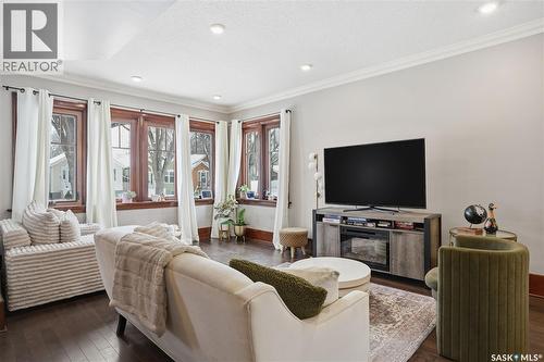 2266 Quebec Street, Regina, SK - Indoor Photo Showing Living Room