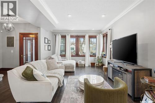 2266 Quebec Street, Regina, SK - Indoor Photo Showing Living Room
