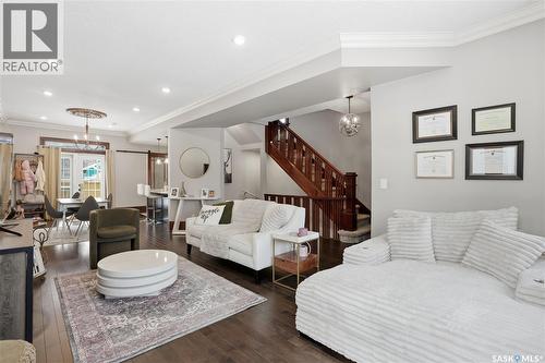 2266 Quebec Street, Regina, SK - Indoor Photo Showing Living Room