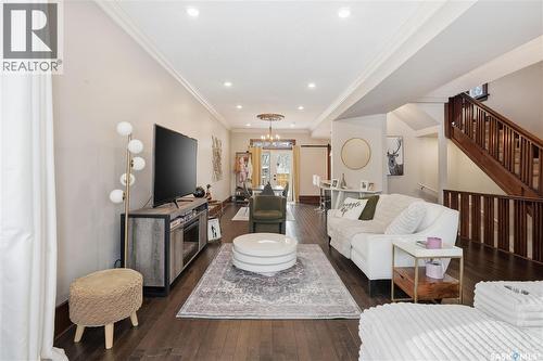 2266 Quebec Street, Regina, SK - Indoor Photo Showing Living Room