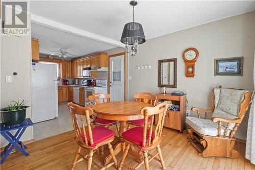 53 Walcot Street, Little Current, ON - Indoor Photo Showing Dining Room