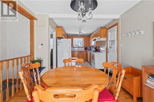53 Walcot Street, Little Current, ON - Indoor Photo Showing Dining Room