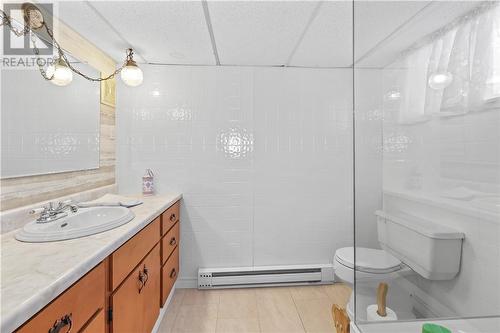 53 Walcot Street, Little Current, ON - Indoor Photo Showing Bathroom