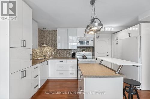 809 - 530 Laurier Avenue W, Ottawa, ON - Indoor Photo Showing Kitchen