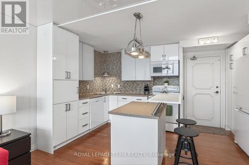809 - 530 Laurier Avenue W, Ottawa, ON - Indoor Photo Showing Kitchen