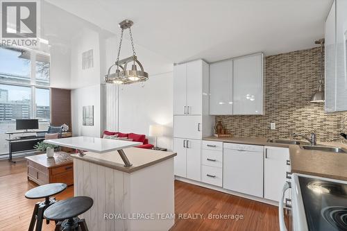 809 - 530 Laurier Avenue W, Ottawa, ON - Indoor Photo Showing Kitchen