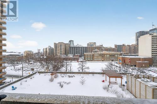 809 - 530 Laurier Avenue W, Ottawa, ON - Outdoor With View