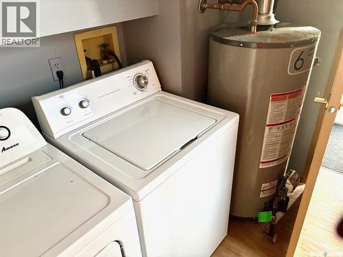322 James Street, Esterhazy, SK - Indoor Photo Showing Laundry Room