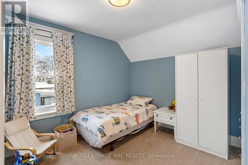 Third bedroom - 76 Henry Street, St. Catharines (Downtown), ON - Indoor Photo Showing Bedroom