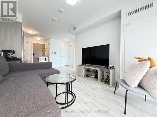 2219 - 585 Bloor Street E, Toronto, ON - Indoor Photo Showing Living Room