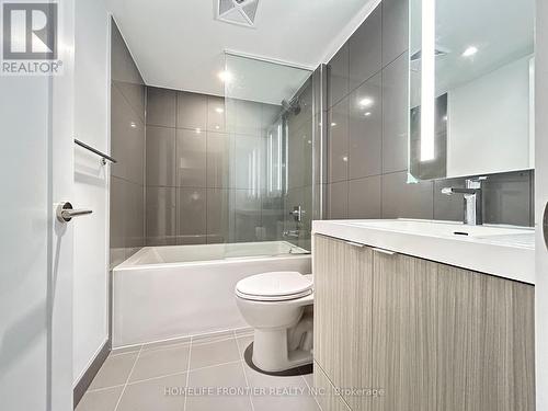 2219 - 585 Bloor Street E, Toronto, ON - Indoor Photo Showing Bathroom