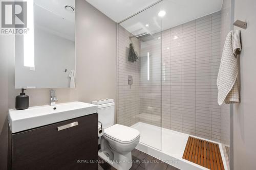1128 - 629 King Street W, Toronto, ON - Indoor Photo Showing Bathroom