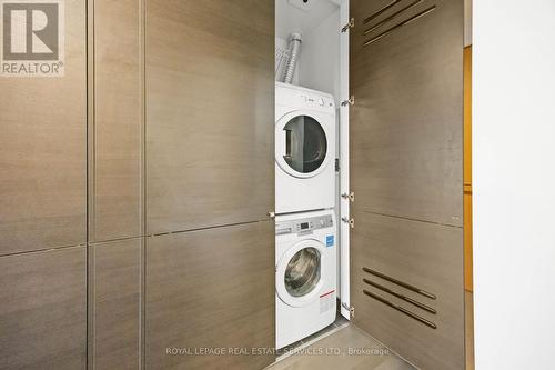 1128 - 629 King Street W, Toronto, ON - Indoor Photo Showing Laundry Room