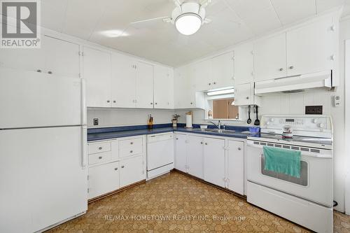 72 Havelock Street, Brockville, ON - Indoor Photo Showing Kitchen With Double Sink