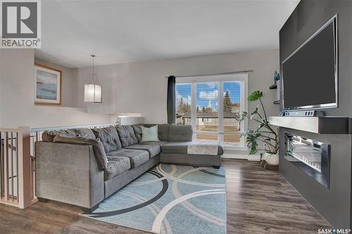 214 4Th Street, Hague, SK - Indoor Photo Showing Living Room