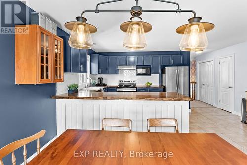 8 Lindan Street, West Lincoln (Smithville), ON - Indoor Photo Showing Kitchen