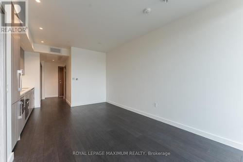 502 - 95 Mcmahon Drive, Toronto, ON - Indoor Photo Showing Other Room