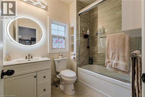 2104 Governors Road, Hamilton, ON - Indoor Photo Showing Bathroom