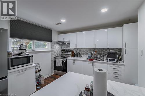 2104 Governors Road, Hamilton, ON - Indoor Photo Showing Kitchen